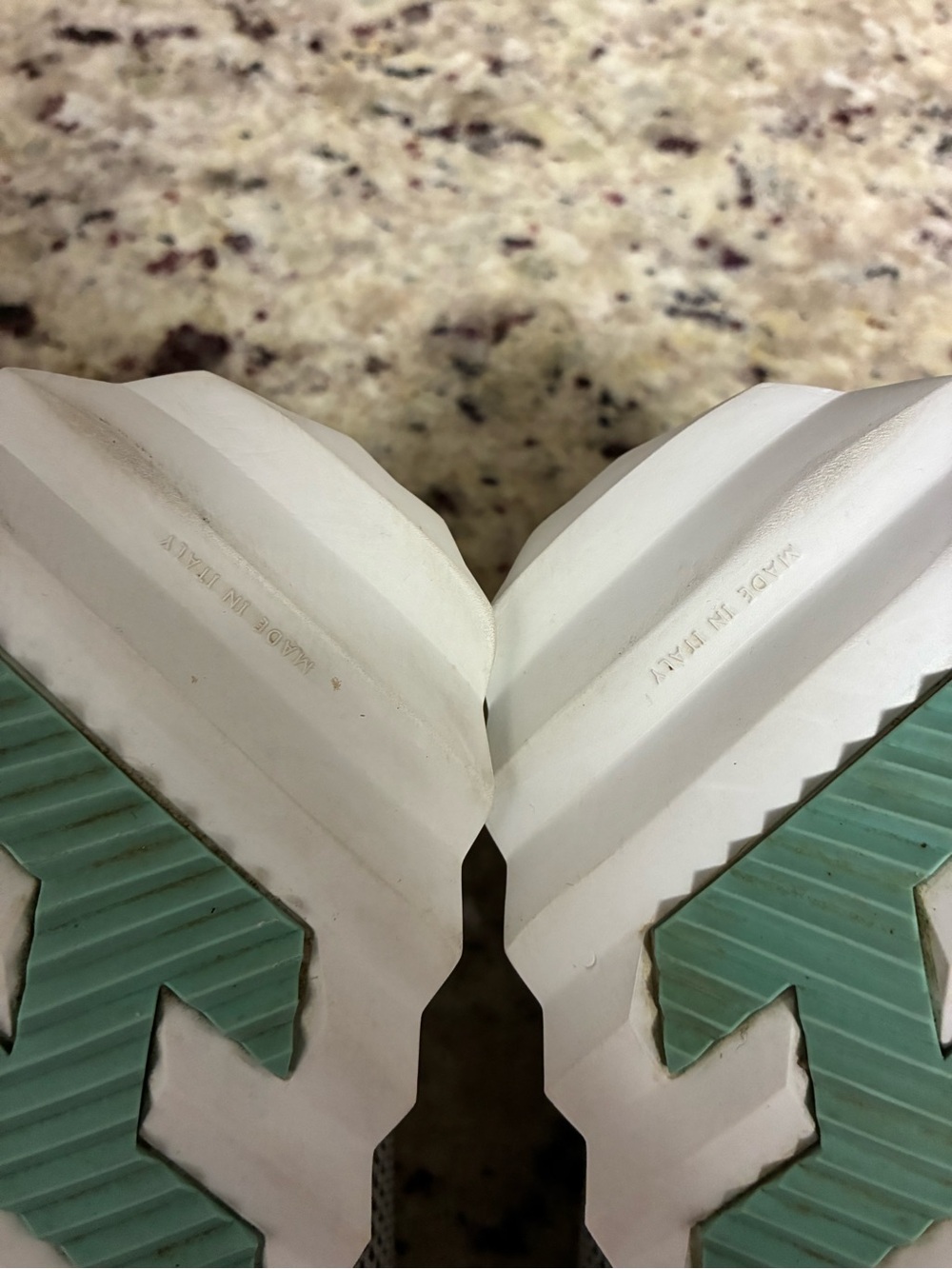 Hermès Women’s Bouncing Sneakers in a green and white Canvas and Suede - Picture 11 of 15